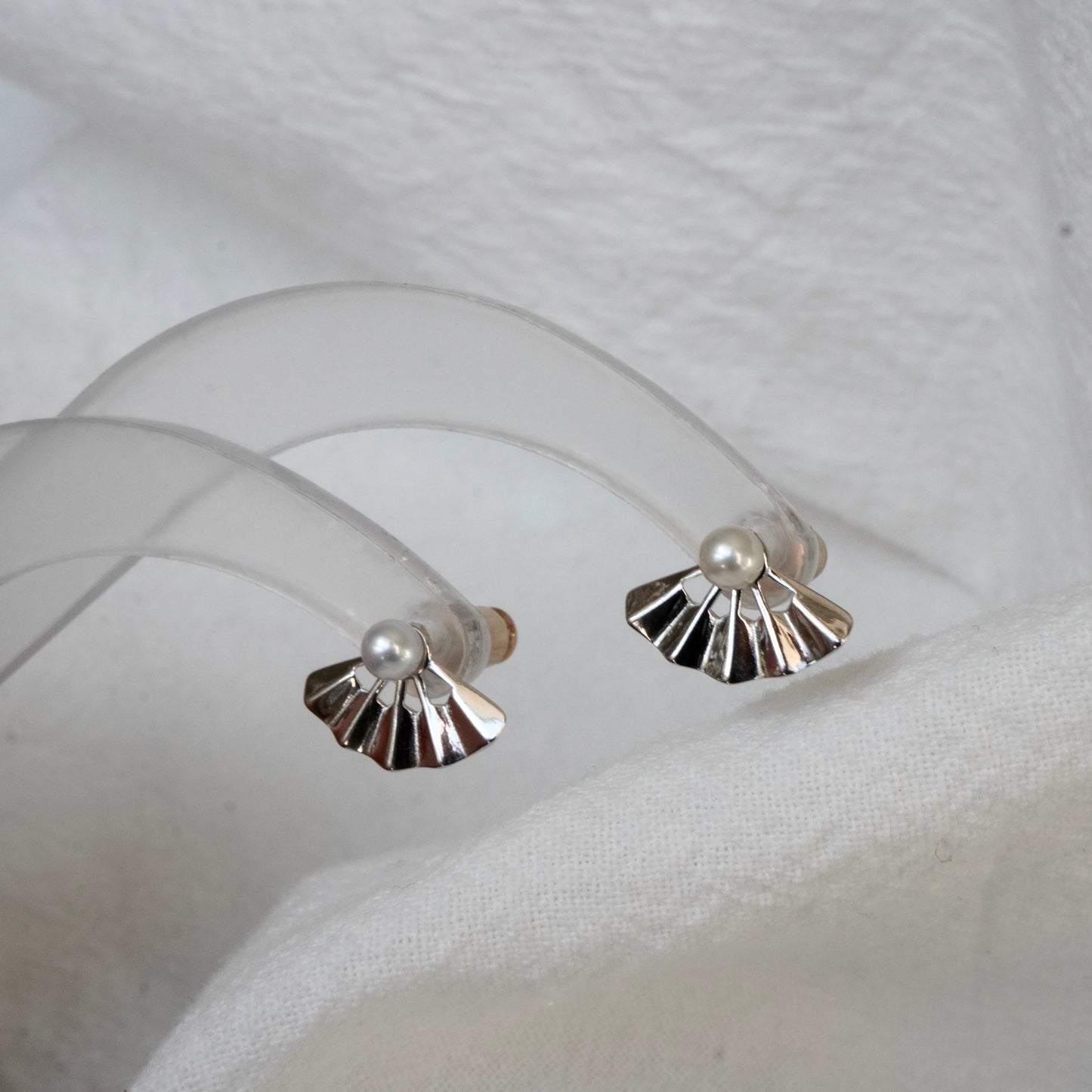 Pearl Earring #86