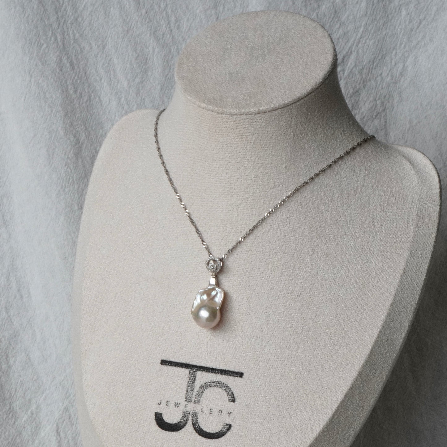 Pearl Necklace #112