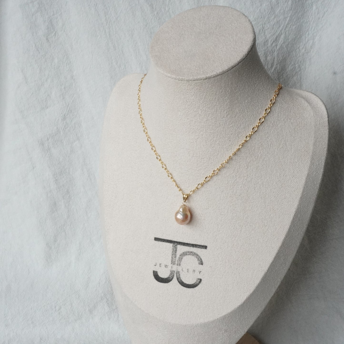Pearl Necklace #109