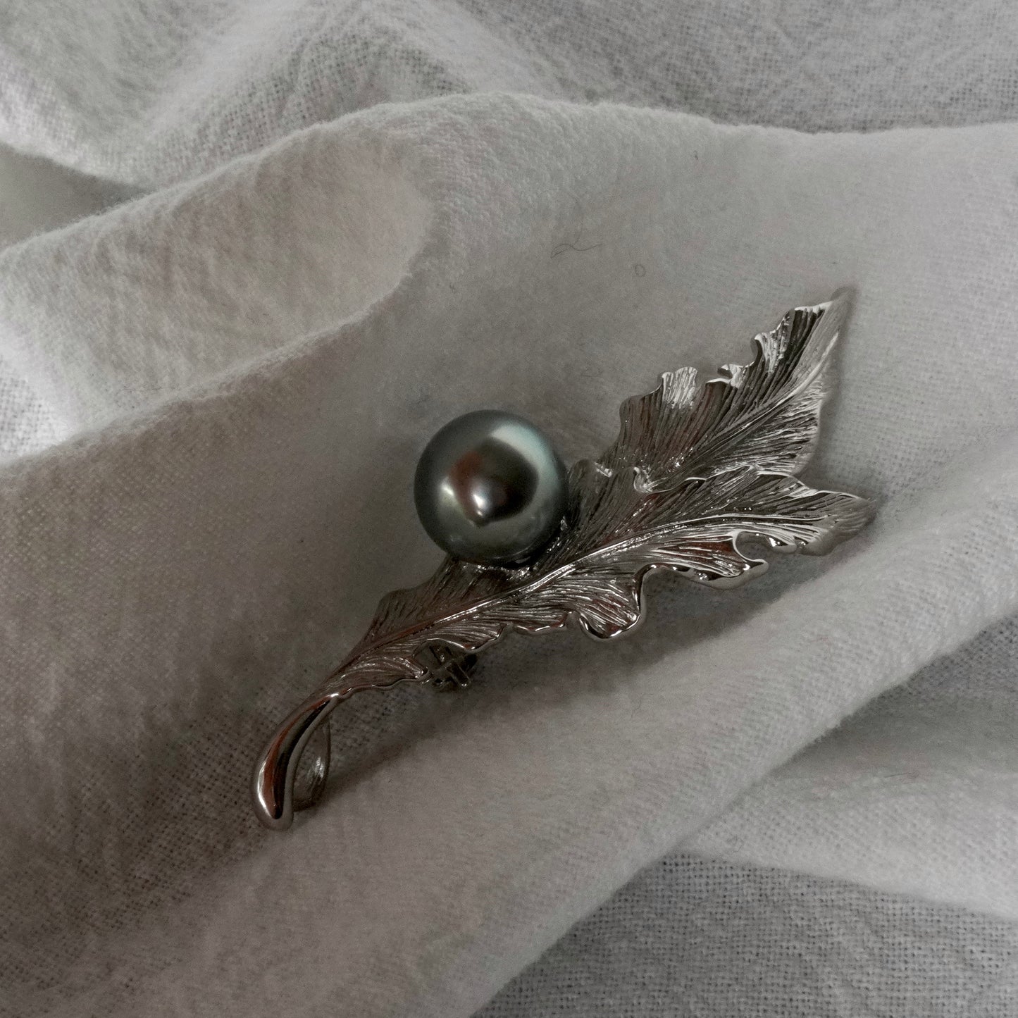 Tahitian Pearl Necklace & Brooch #117