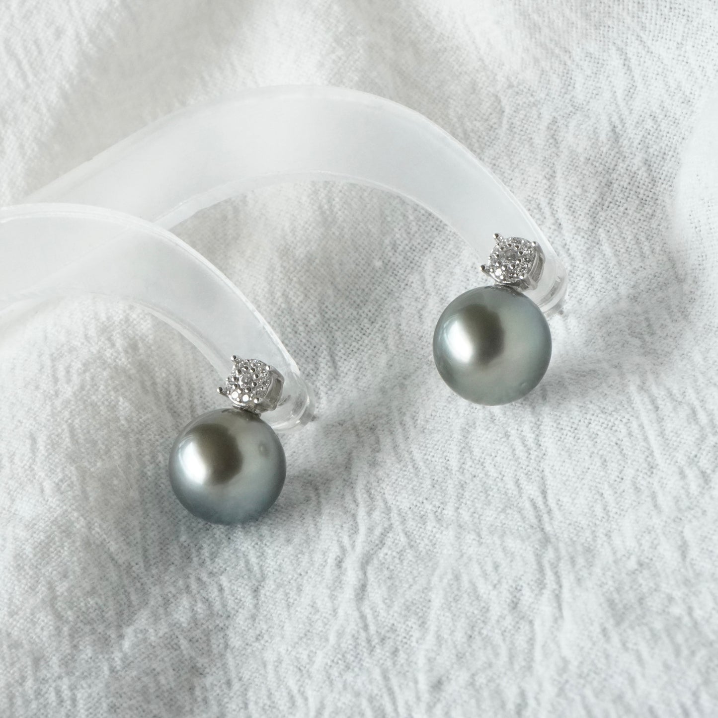 10.5mm Tahitian Pearl Earring #112