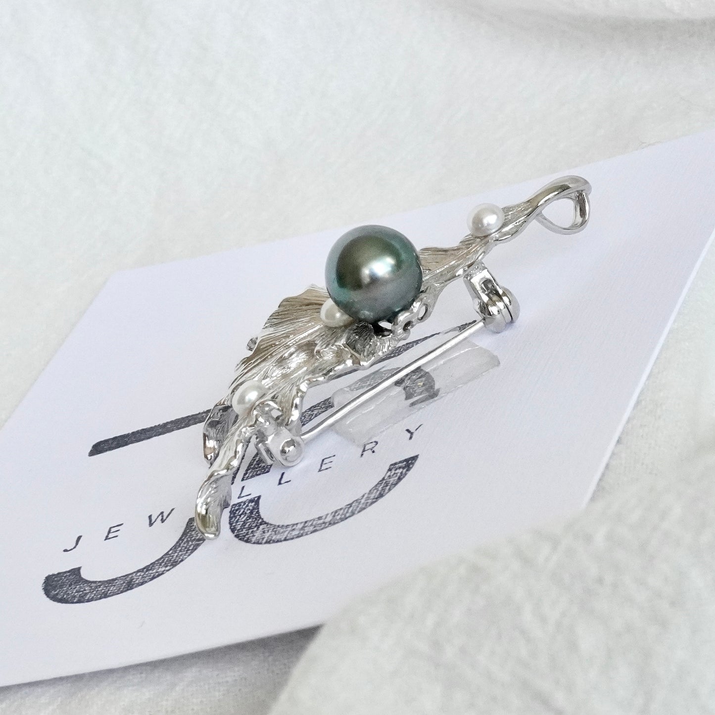 Tahitian Pearl Necklace & Brooch #118