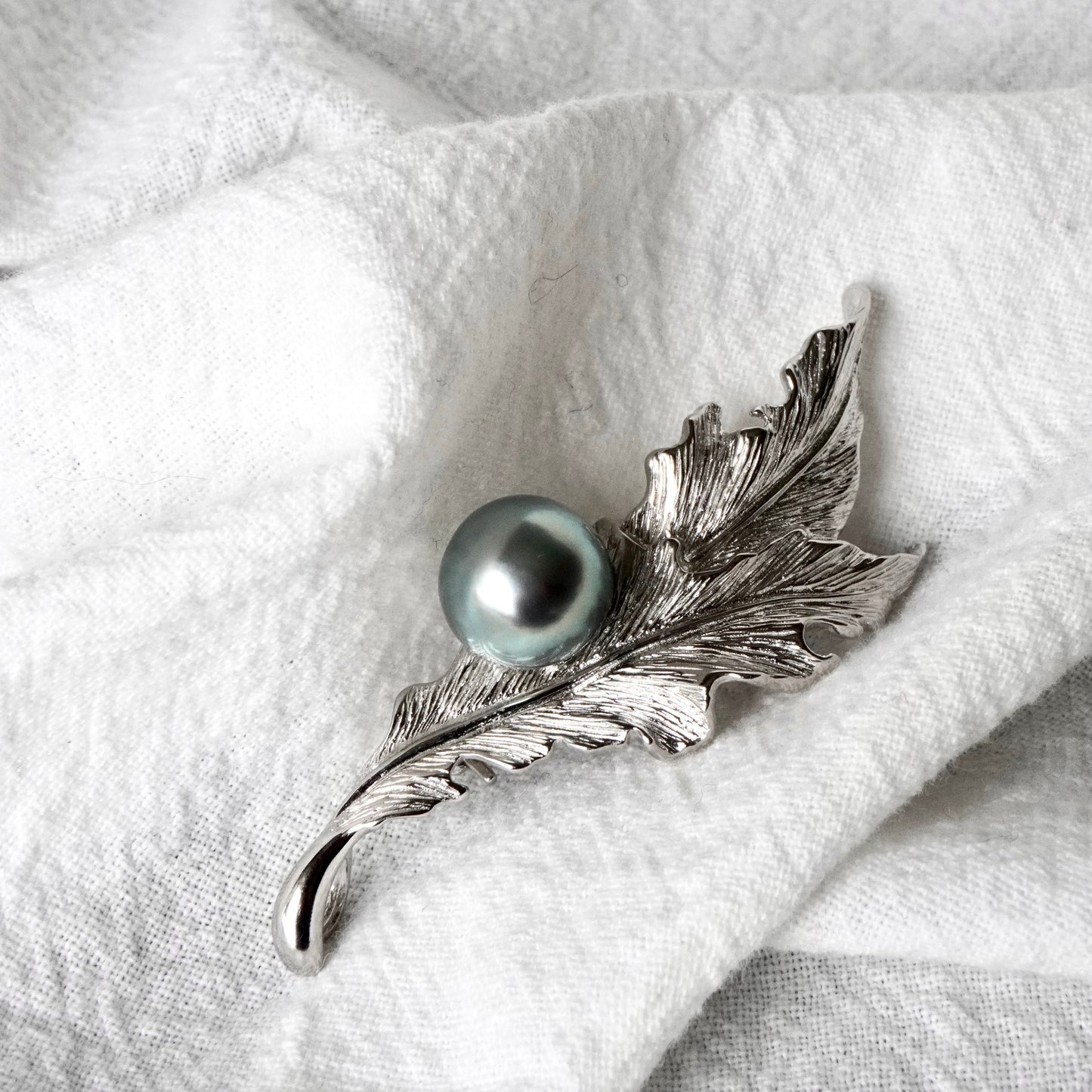 Tahitian Pearl Necklace & Brooch #117