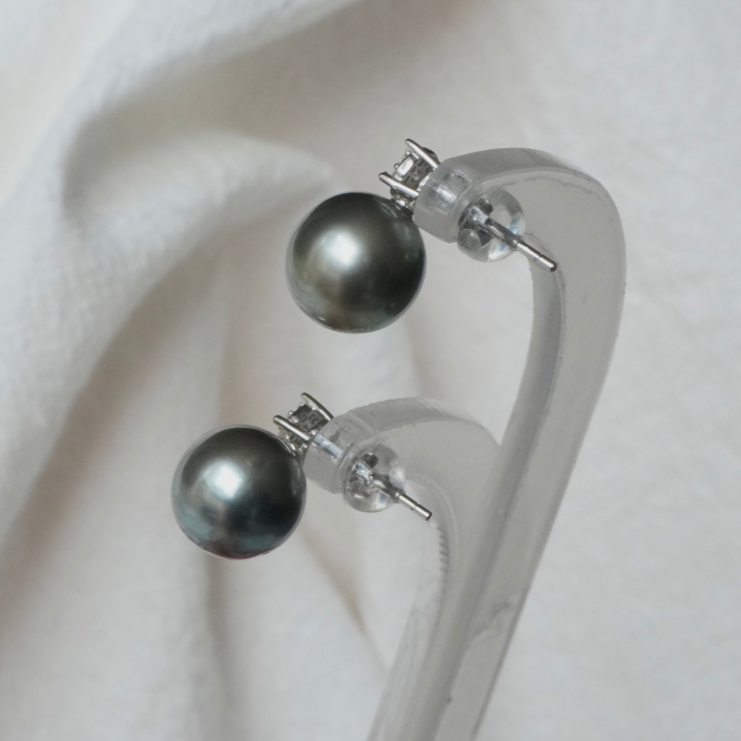 10.5mm Tahitian Pearl Earring #112